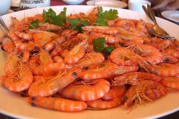 With erectile dysfunction, it is recommended to include shrimp in a man's diet. 